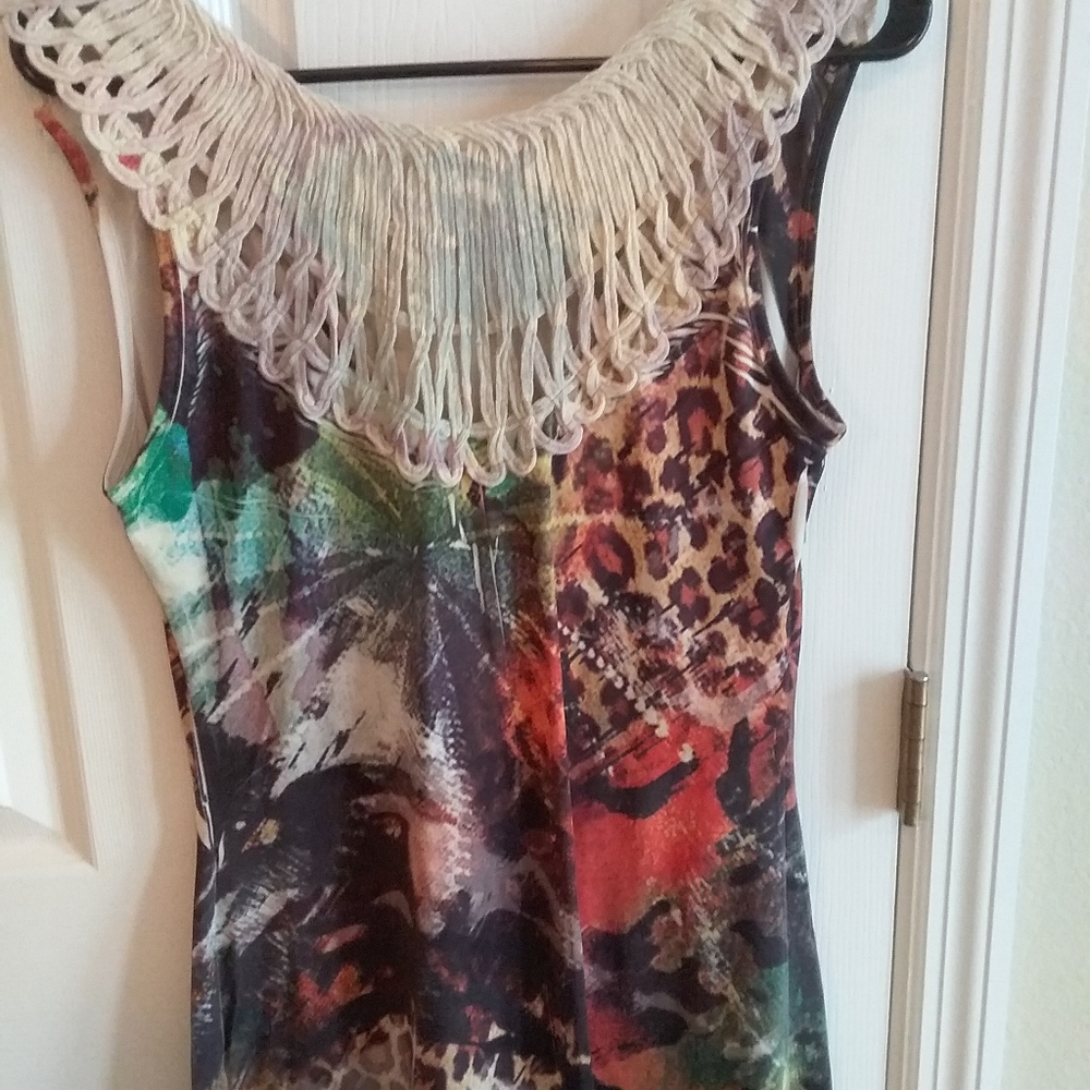 Top - Picture 2 of 3